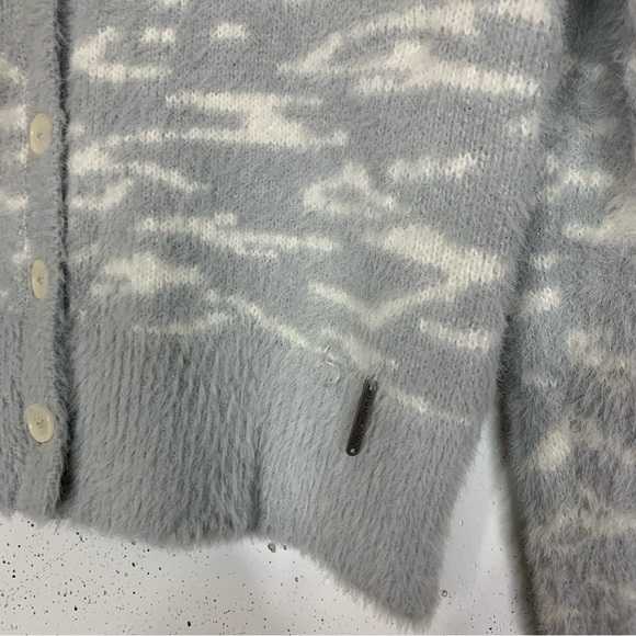 A&F Abercrombie & Fitch Fuzzy Soft Zebra Print Cardigan Sweater Size Small - Picture 3 of 9